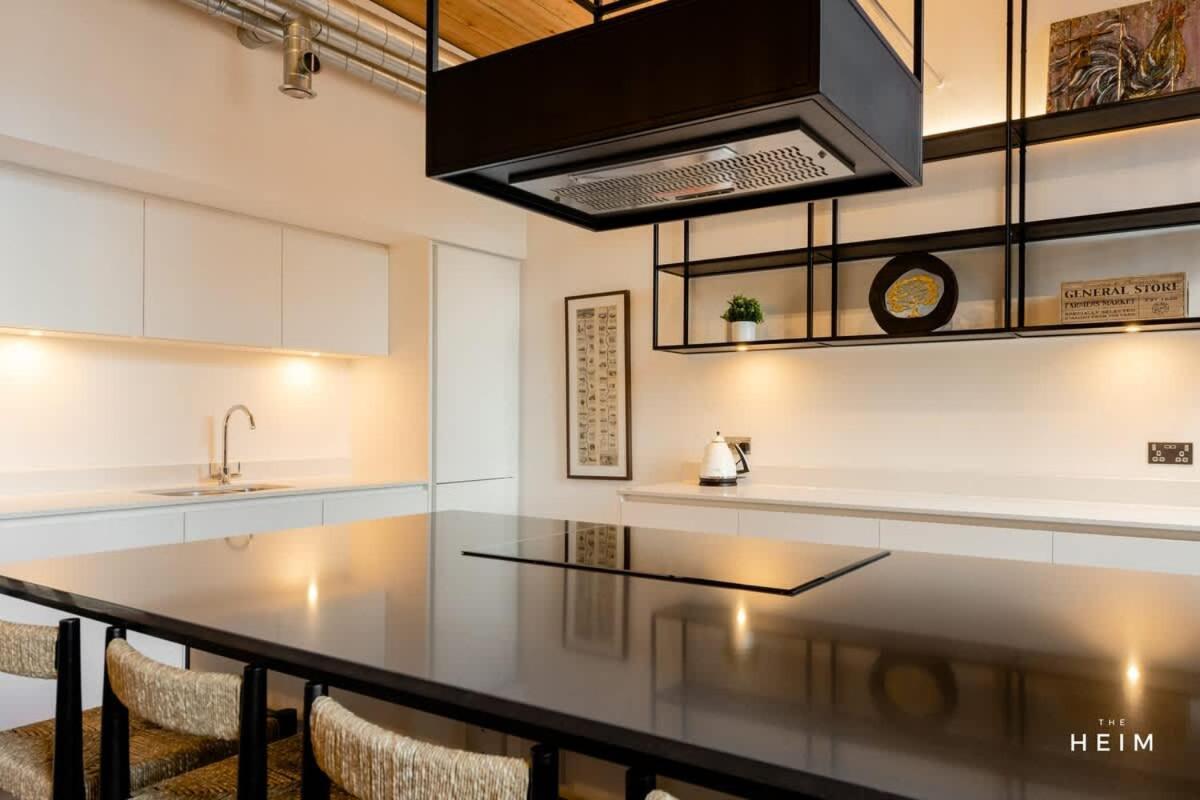 Apartment Africana At The Heim Residences Manchester